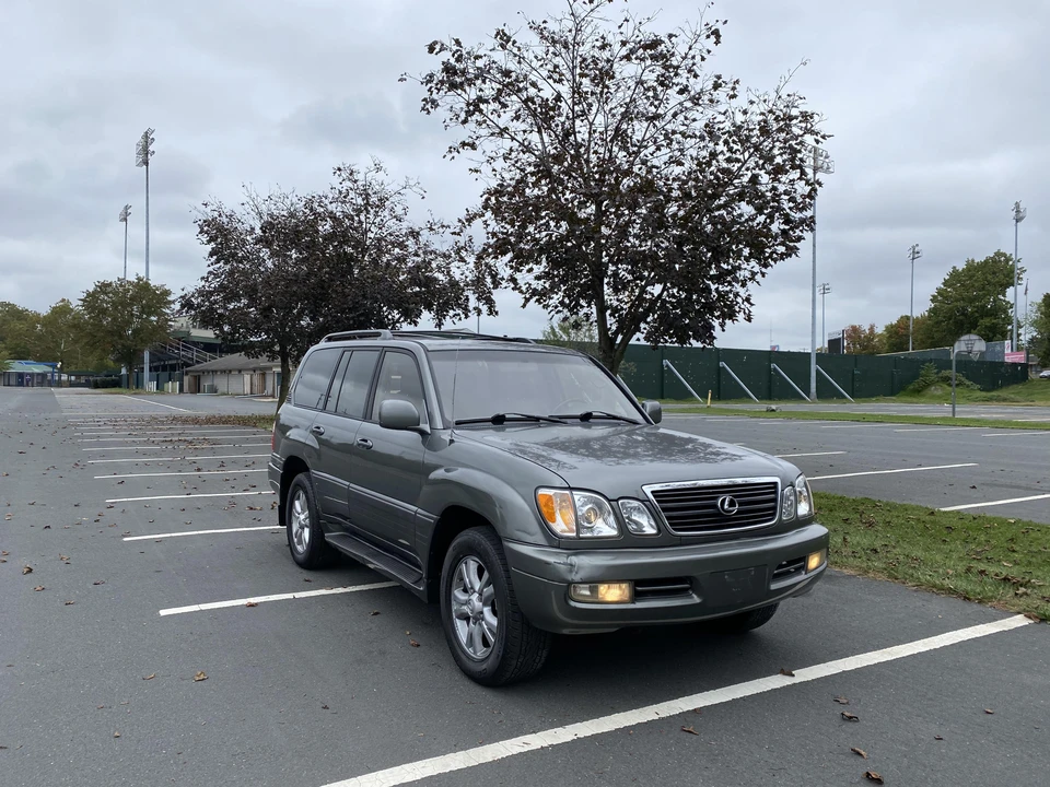 2000 Lexus LX 2nd Gen - Image 26 of 31