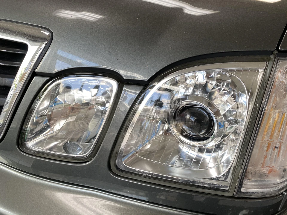 2000 Lexus LX 2nd Gen - Image 17 of 31