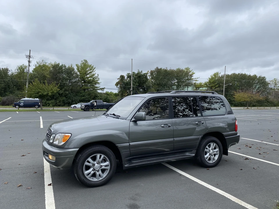2000 Lexus LX 2nd Gen - Image 12 of 31