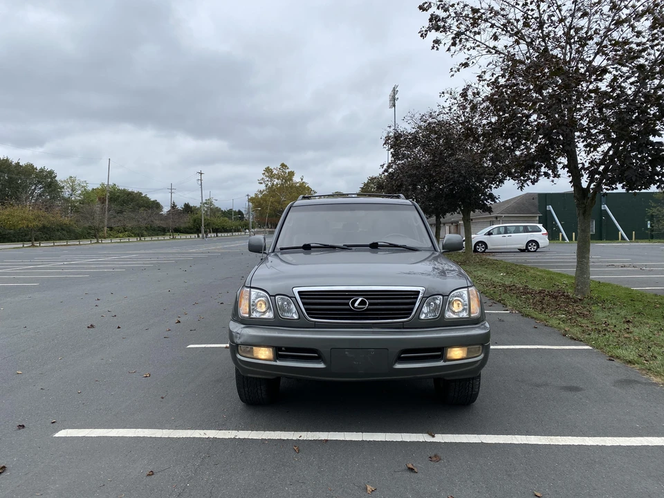 2000 Lexus LX 2nd Gen - Image 6 of 31