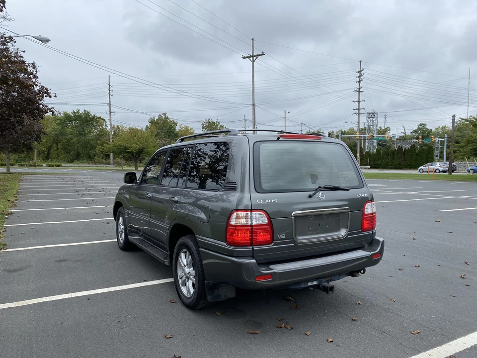 2000 Lexus LX 2nd Gen - Image 15 of 31