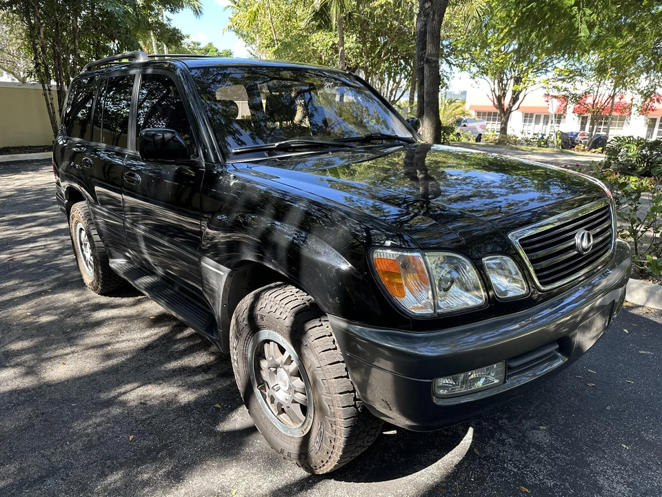 2000 Lexus LX 2nd Gen - Image 14 of 31