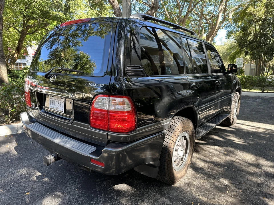 2000 Lexus LX 2nd Gen - Image 13 of 31