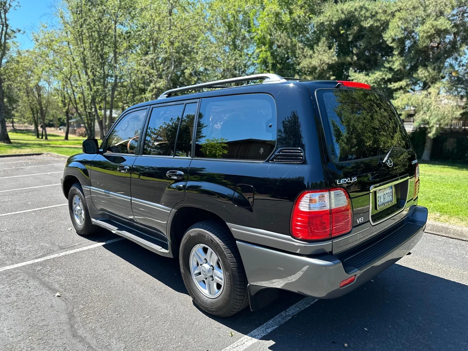 2000 Lexus LX 2nd Gen - Image 7 of 31