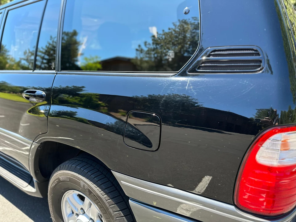 2000 Lexus LX 2nd Gen - Image 19 of 31
