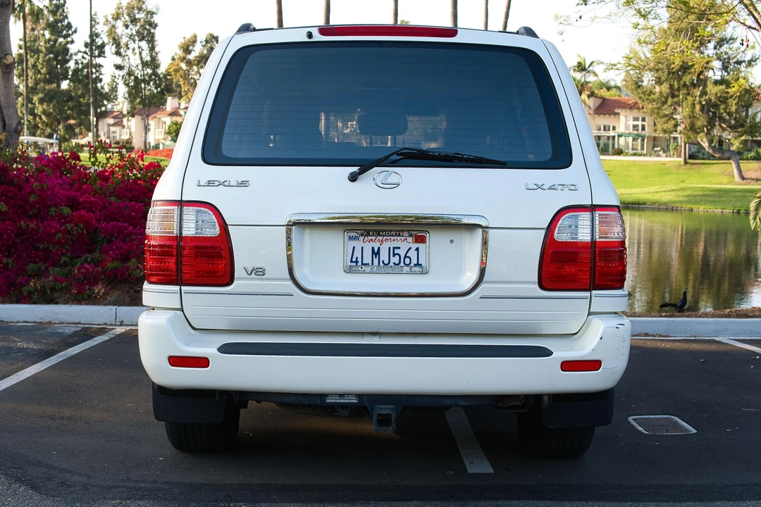 2000 Lexus LX 2nd Gen - Image 5 of 31