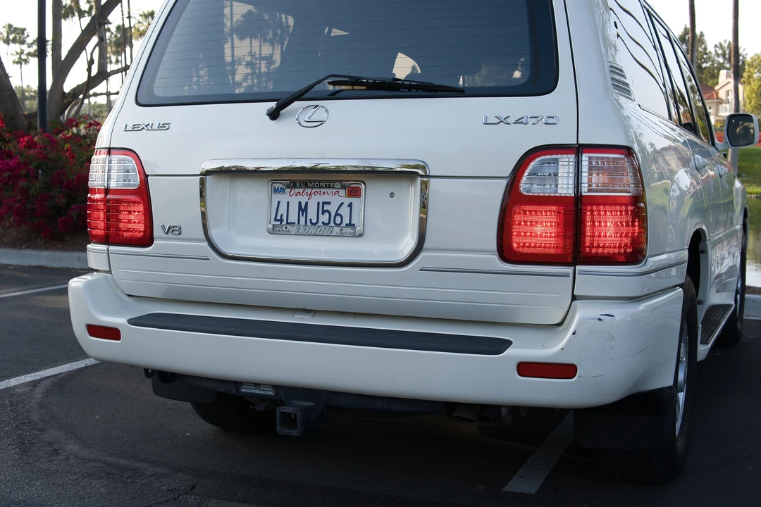 2000 Lexus LX 2nd Gen - Image 30 of 31