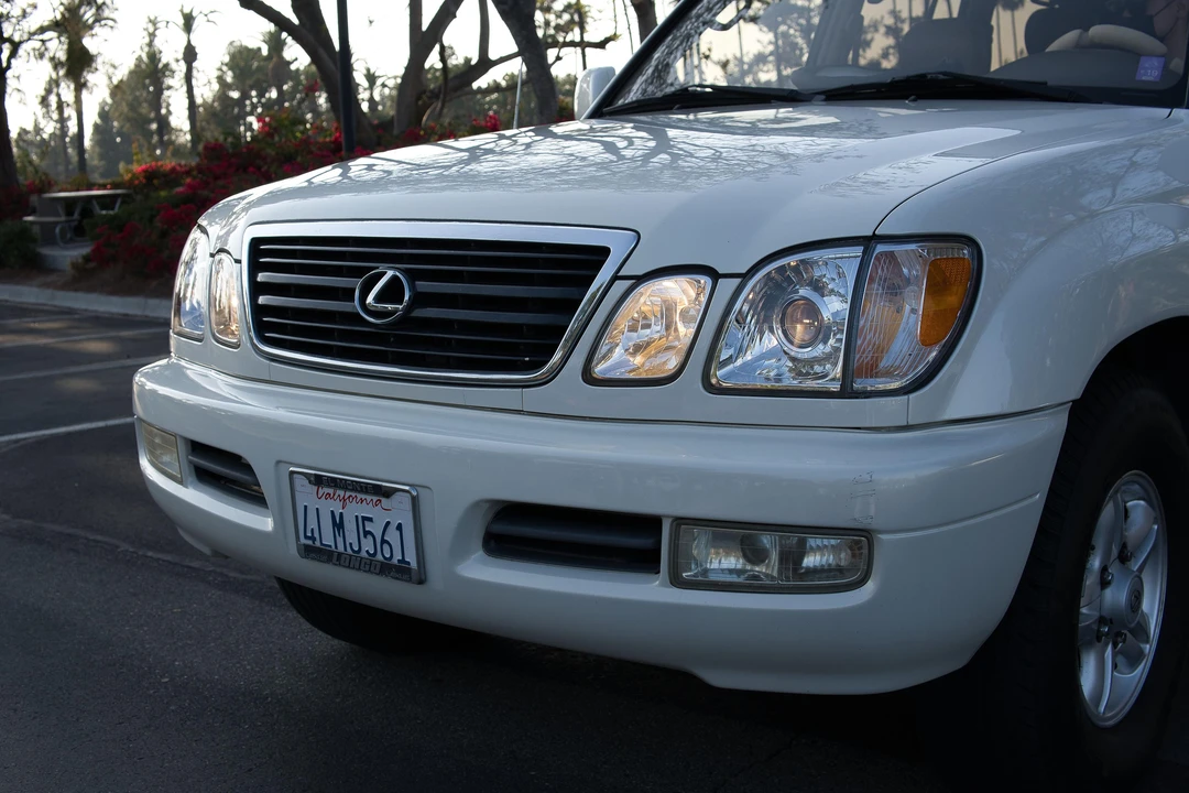 2000 Lexus LX 2nd Gen - Image 20 of 31