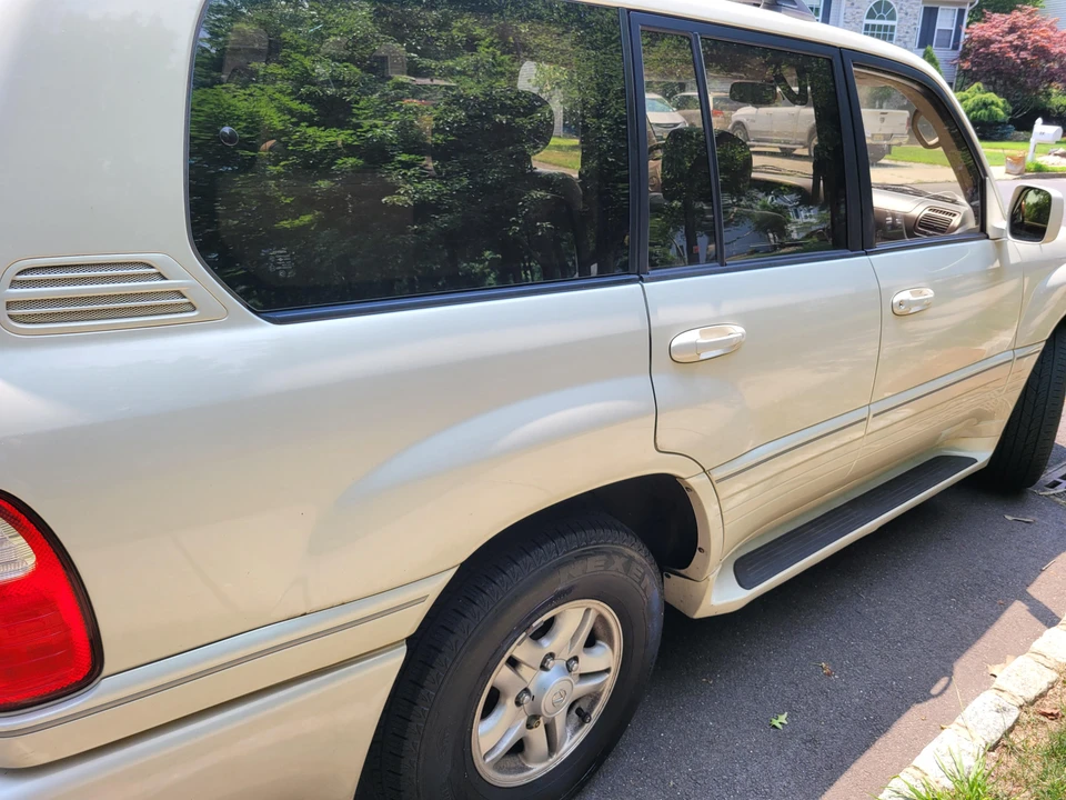 2000 Lexus LX 2nd Gen - Image 31 of 31