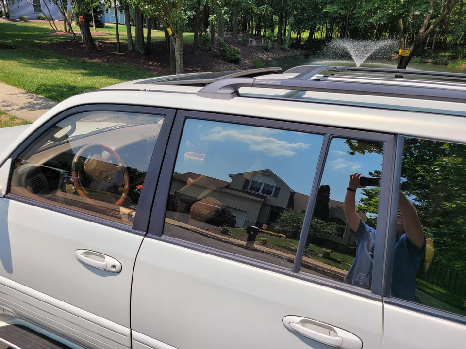 2000 Lexus LX 2nd Gen - Image 26 of 31
