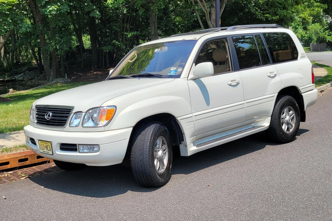 2000 Lexus LX 2nd Gen - Image 8 of 31