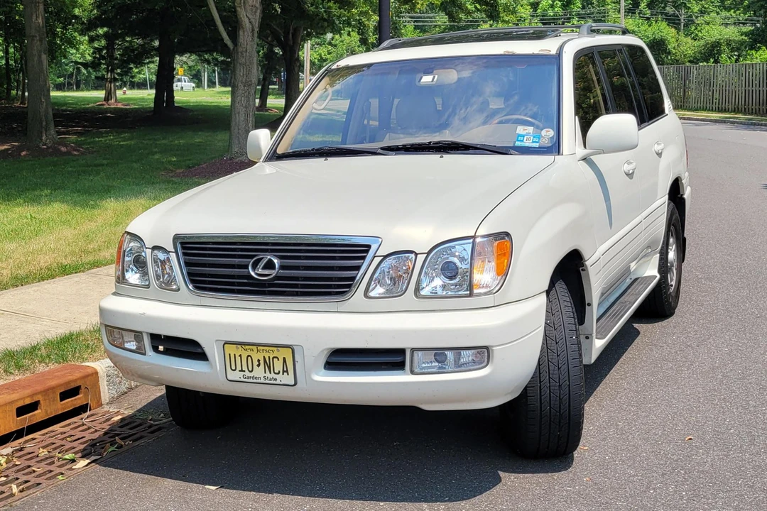 2000 Lexus LX 2nd Gen - Image 7 of 31