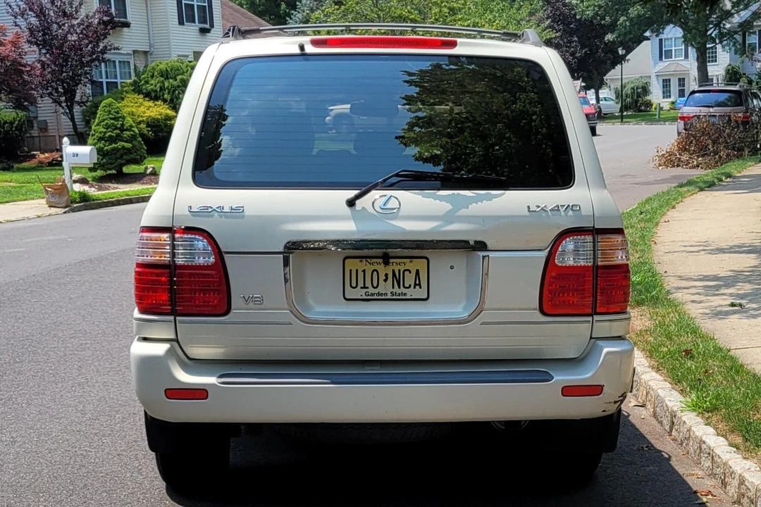 2000 Lexus LX 2nd Gen - Image 5 of 31