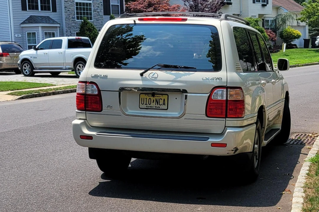 2000 Lexus LX 2nd Gen - Image 15 of 31