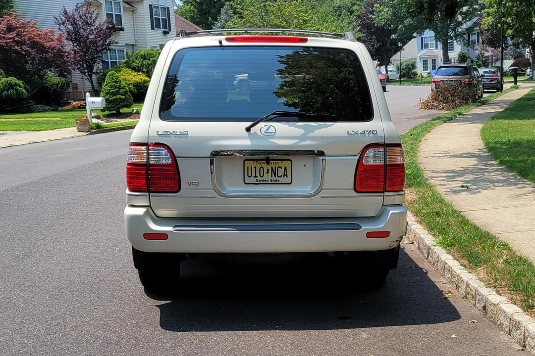 2000 Lexus LX 2nd Gen - Image 14 of 31
