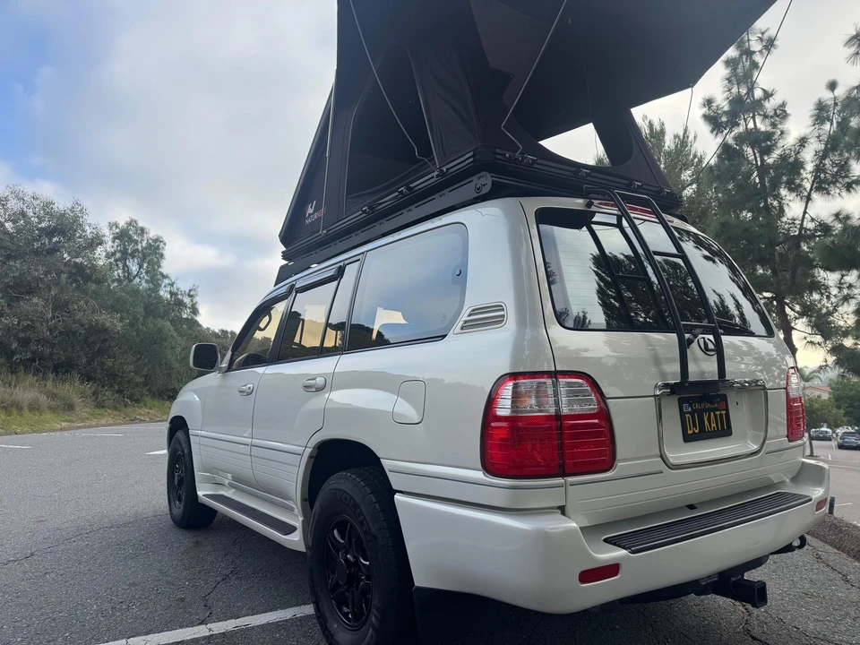 2000 Lexus LX 2nd Gen - Image 14 of 30