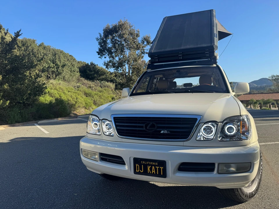 2000 Lexus LX 2nd Gen - Image 9 of 30