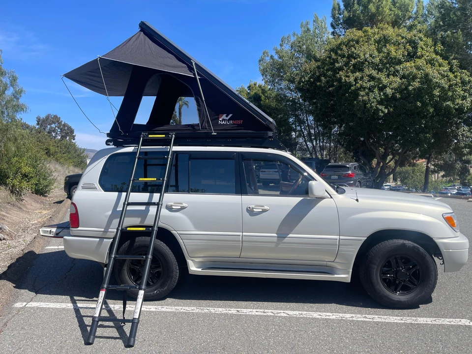 2000 Lexus LX 2nd Gen - Image 17 of 30