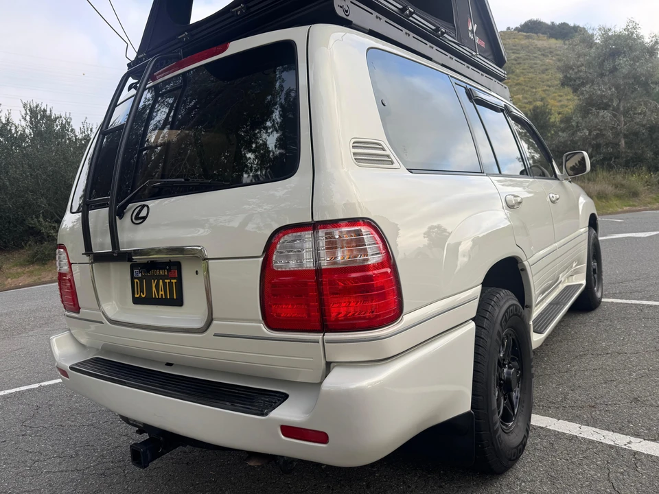 2000 Lexus LX 2nd Gen - Image 16 of 30