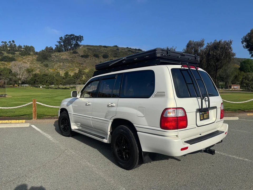 2000 Lexus LX 2nd Gen - Image 6 of 30