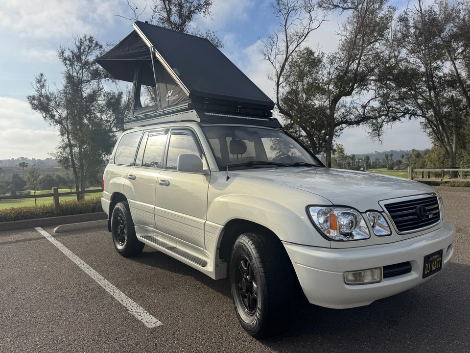 2000 Lexus LX 2nd Gen - Image 18 of 30