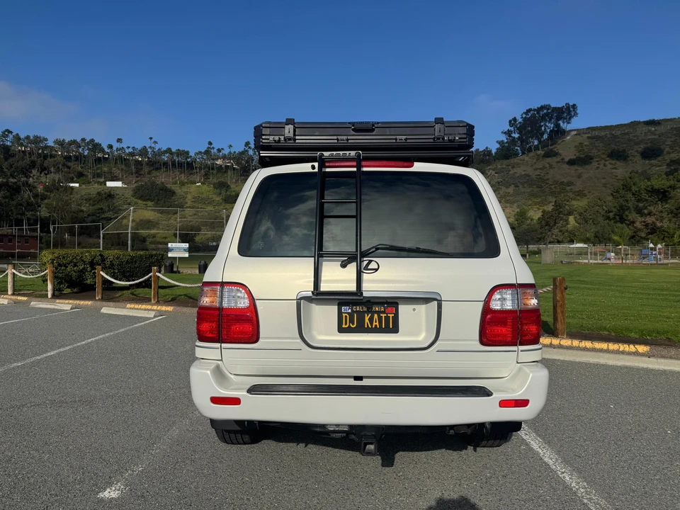 2000 Lexus LX 2nd Gen - Image 7 of 30
