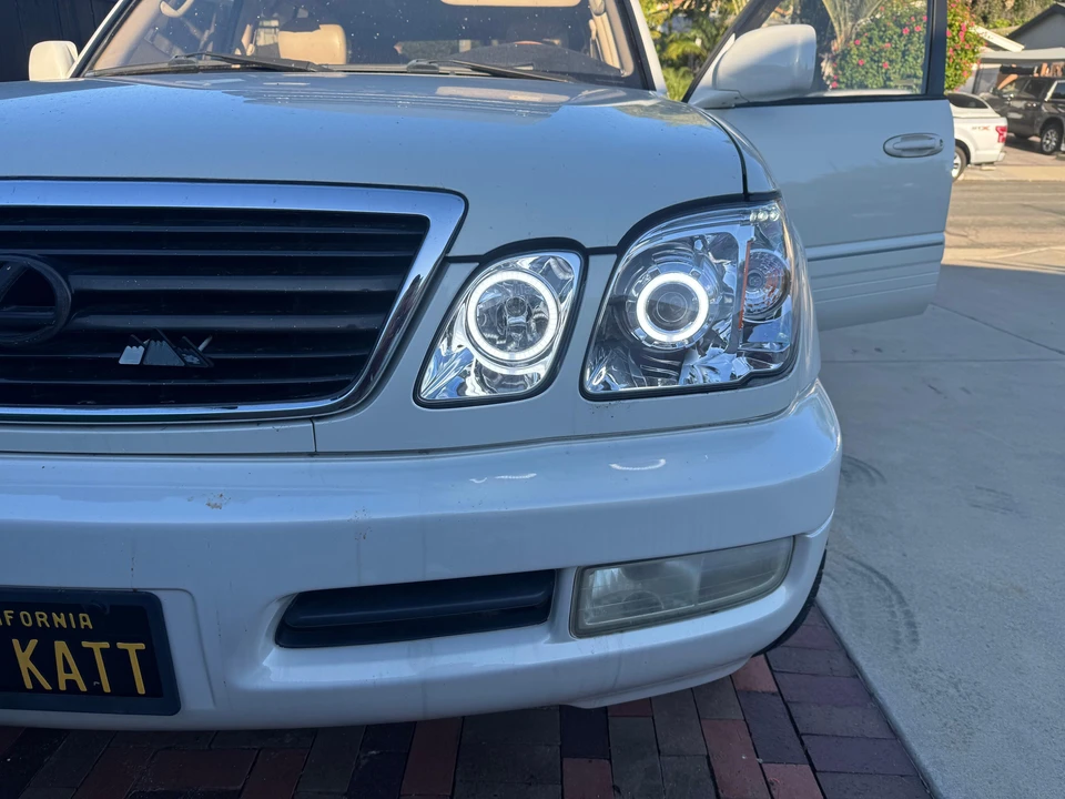 2000 Lexus LX 2nd Gen - Image 19 of 30