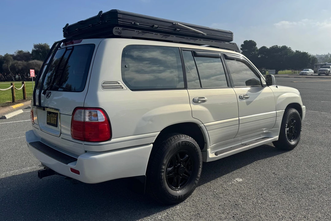 2000 Lexus LX 2nd Gen - Image 3 of 30