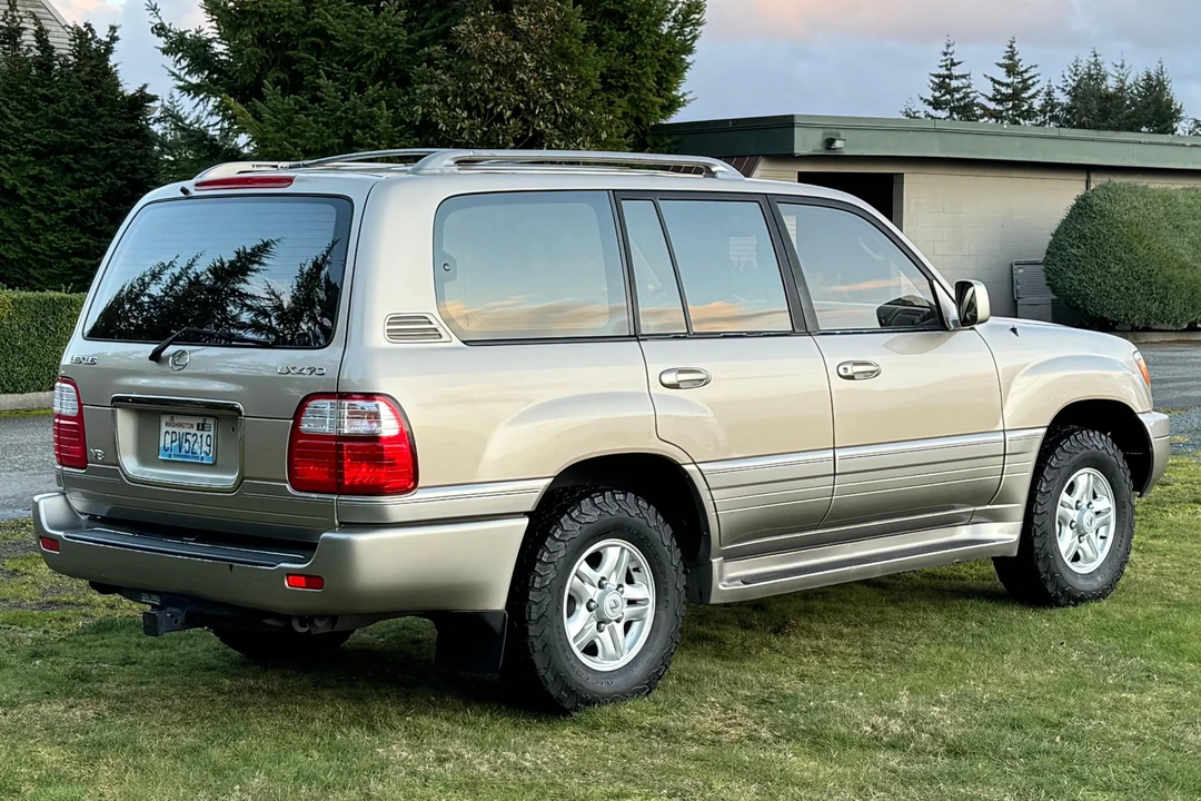 2000 Lexus LX 2nd Gen - Image 4 of 31