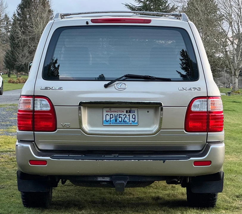 2000 Lexus LX 2nd Gen - Image 17 of 31