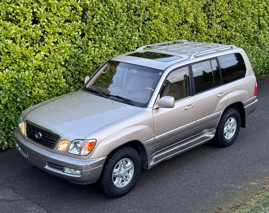 2000 Lexus LX 2nd Gen - Image 8 of 31