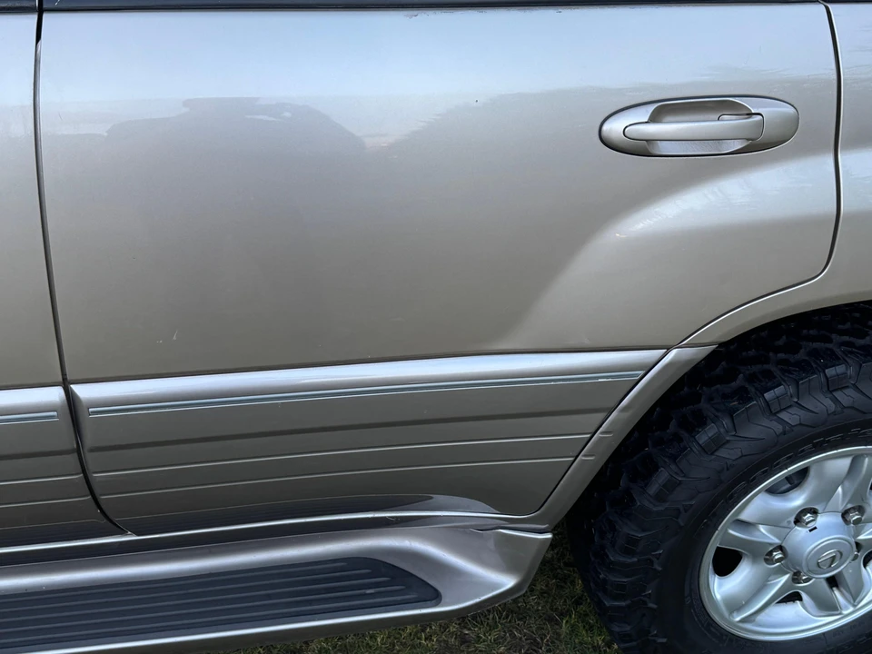 2000 Lexus LX 2nd Gen - Image 31 of 31