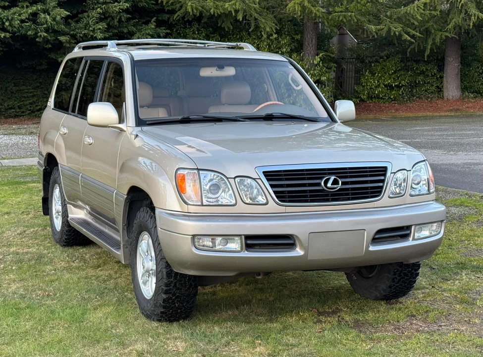2000 Lexus LX 2nd Gen - Image 23 of 31