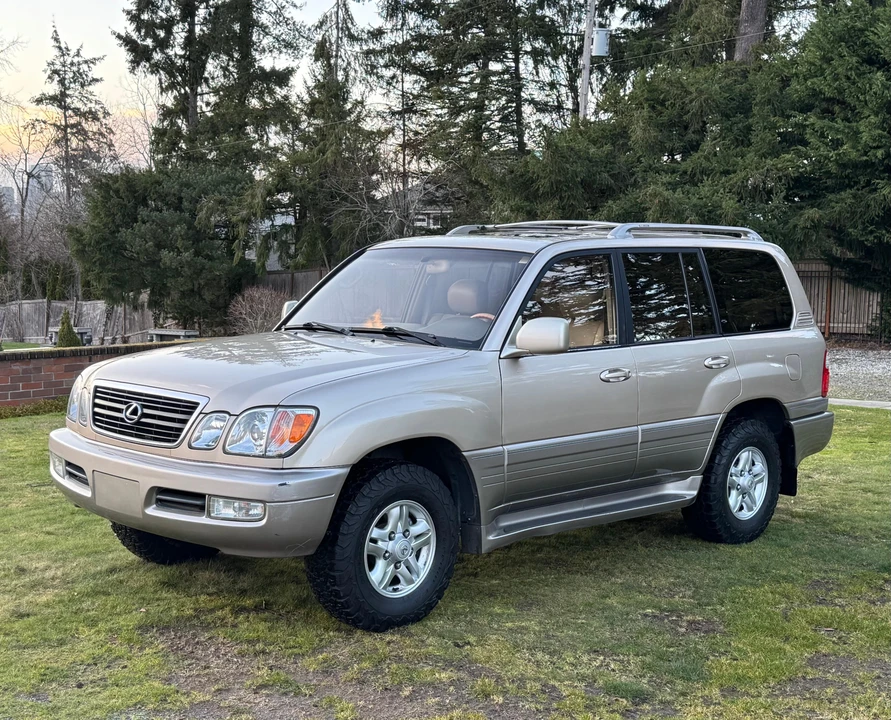 2000 Lexus LX 2nd Gen - Image 9 of 31