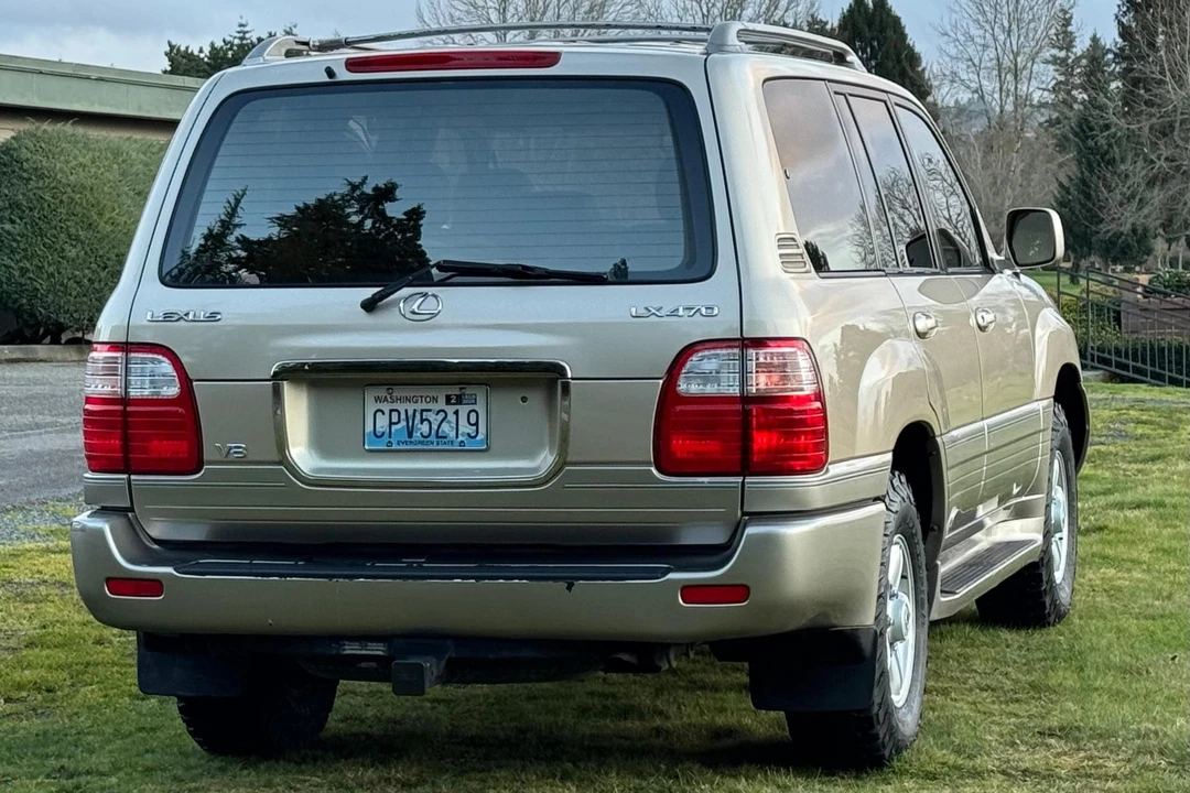 2000 Lexus LX 2nd Gen - Image 5 of 31