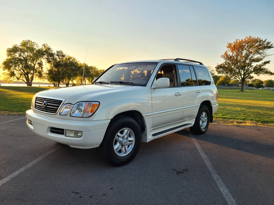 2000 Lexus LX 2nd Gen - Image 7 of 31