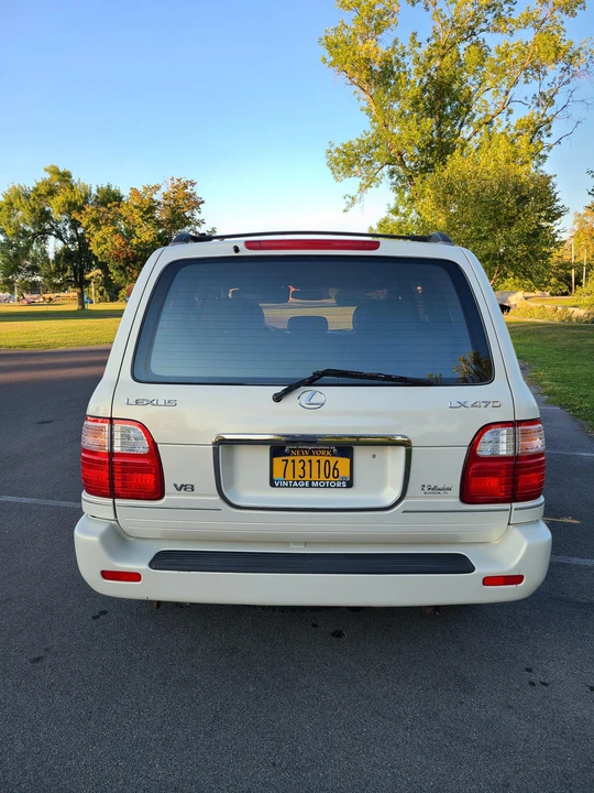 2000 Lexus LX 2nd Gen - Image 5 of 31