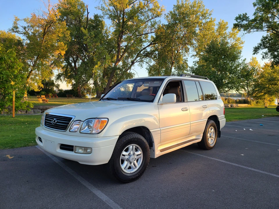 2000 Lexus LX 2nd Gen - Image 6 of 31