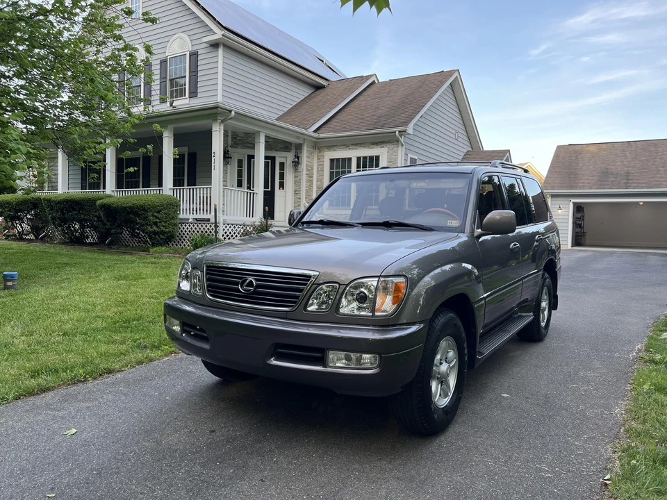 2000 Lexus LX 2nd Gen - Image 8 of 31