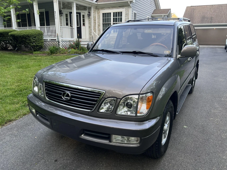 2000 Lexus LX 2nd Gen - Image 6 of 31