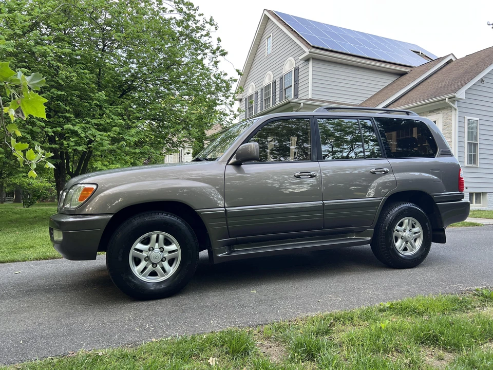 2000 Lexus LX 2nd Gen - Image 12 of 31