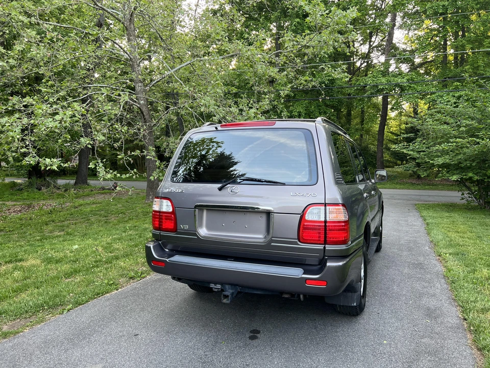 2000 Lexus LX 2nd Gen - Image 19 of 31