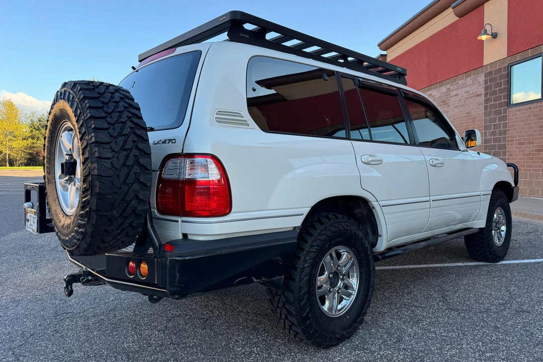 2000 Lexus LX 2nd Gen - Image 4 of 31