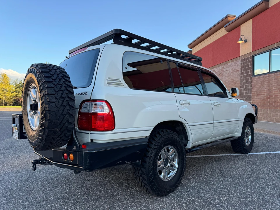 2000 Lexus LX 2nd Gen - Image 17 of 31