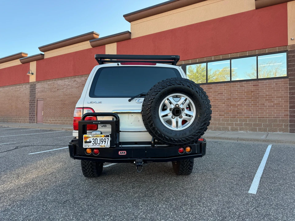 2000 Lexus LX 2nd Gen - Image 13 of 31