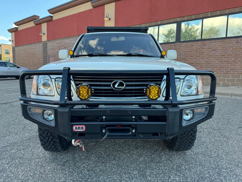 2000 Lexus LX 2nd Gen - Image 6 of 31
