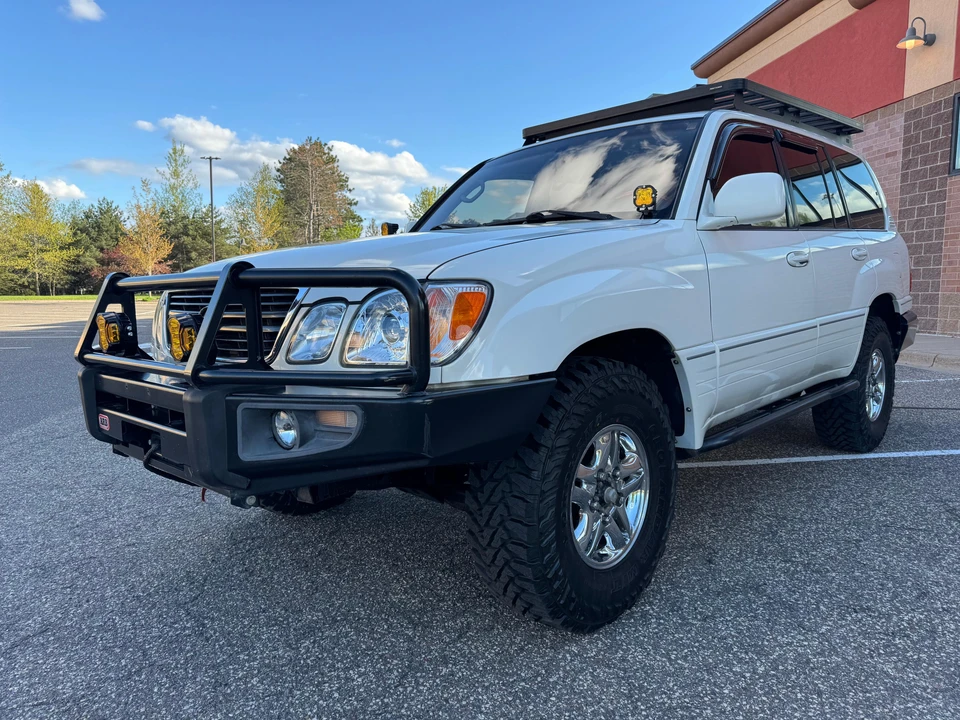 2000 Lexus LX 2nd Gen - Image 7 of 31