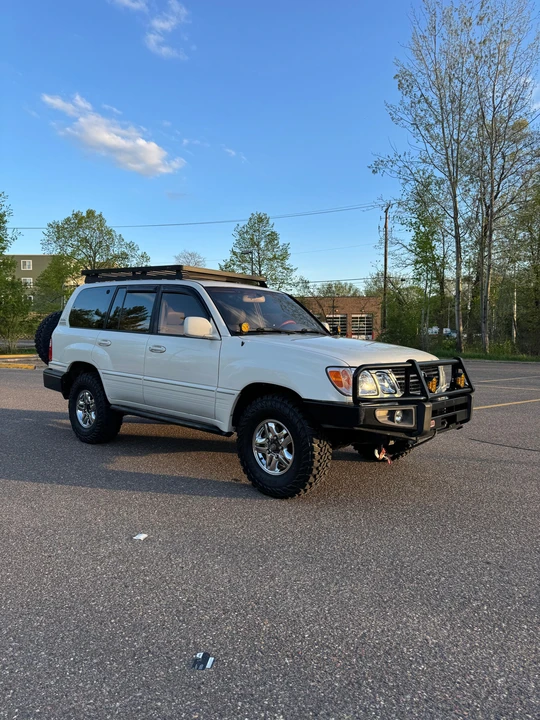 2000 Lexus LX 2nd Gen - Image 29 of 31
