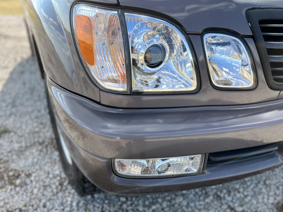2000 Lexus LX 2nd Gen - Image 20 of 31