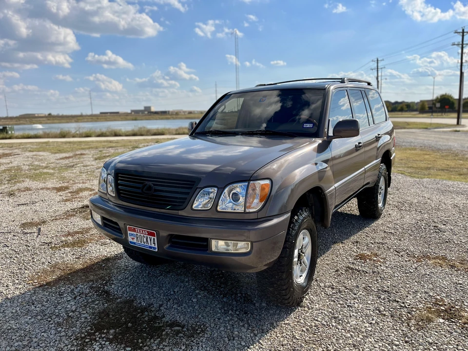 2000 Lexus LX 2nd Gen - Image 8 of 31